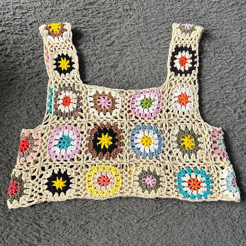 Crochet crop top with cute pattern boho style